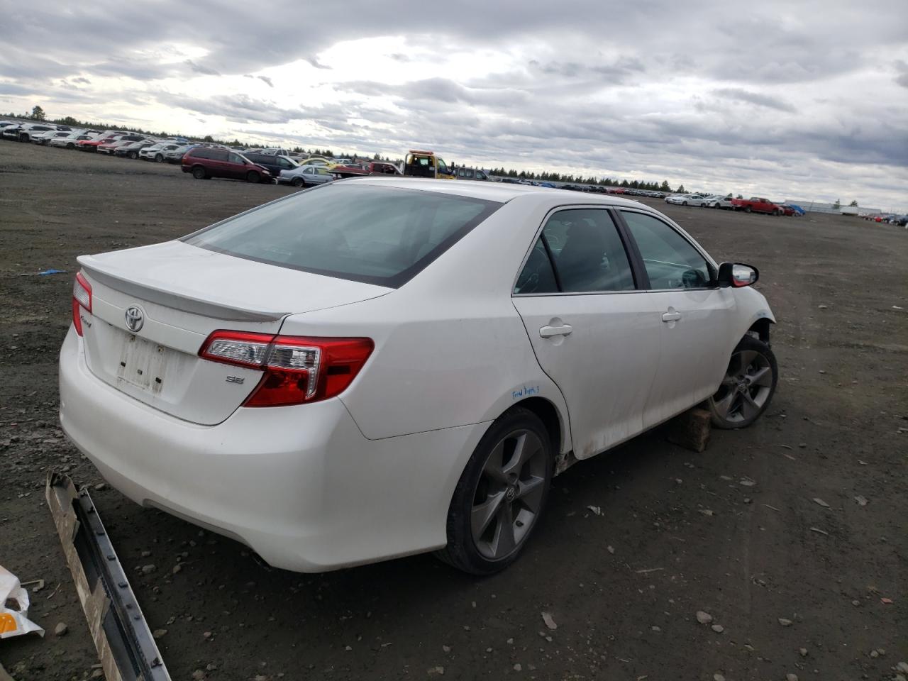 Photo 4 from auction – 2014 TOYOTA CAMRY L with VIN 4T1BF1FK0EU419404