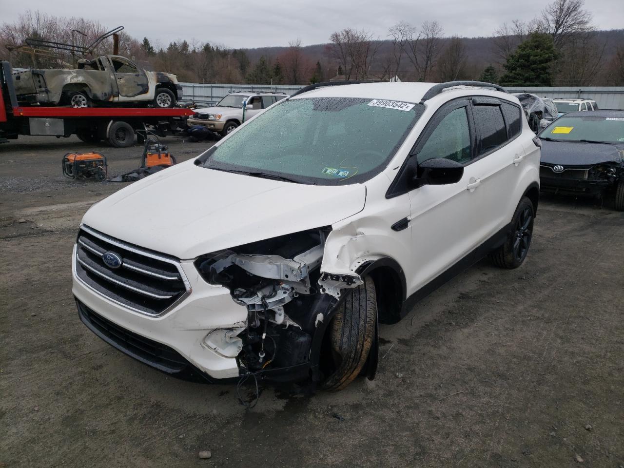 Photo 2 from auction – 2017 FORD ESCAPE SE with VIN 1FMCU9GD9HUC58760