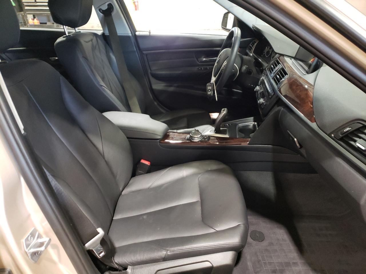 Photo 5 from auction – 2014 BMW 328 XI SUL with VIN WBA3B5C57EP542901