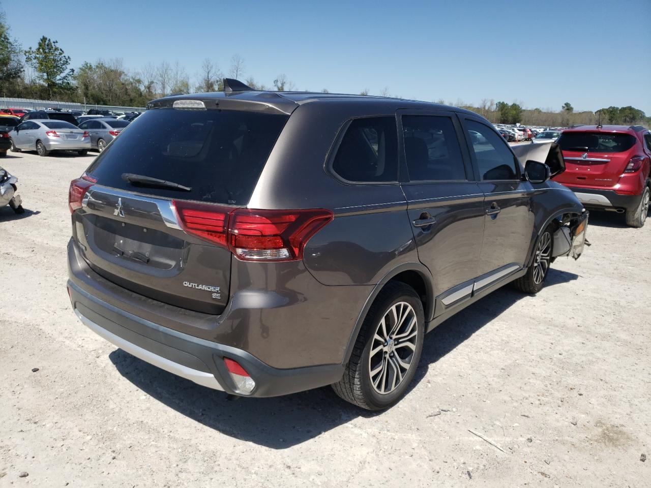 Zdjęcie 4 z aukcji – 2017 MITSUBISHI OUTLANDER z VIN JA4AD3A36HZ051670