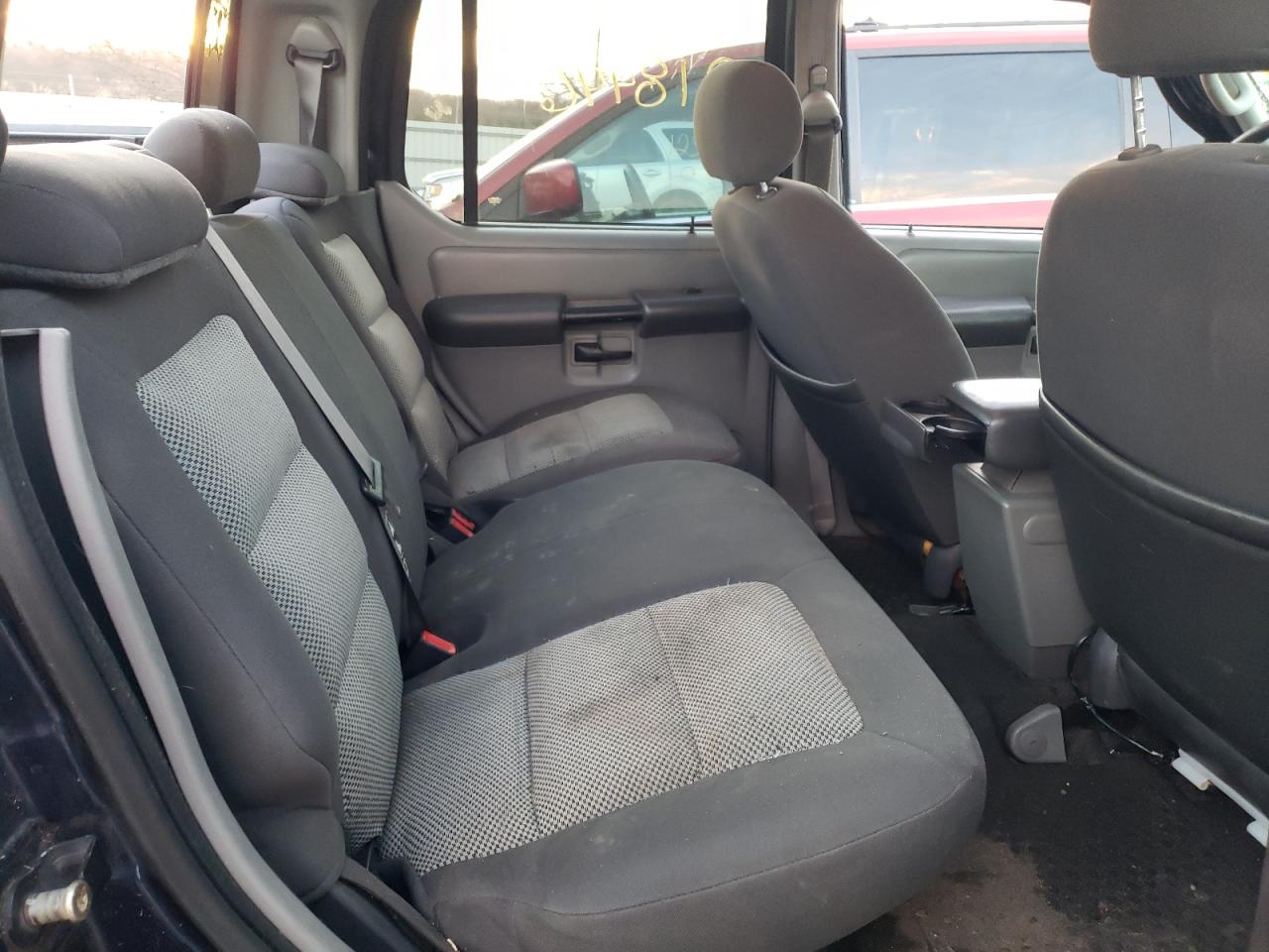 Photo 6 from auction – 2003 FORD EXPLORER S with VIN 1FMZU67E83UC81540