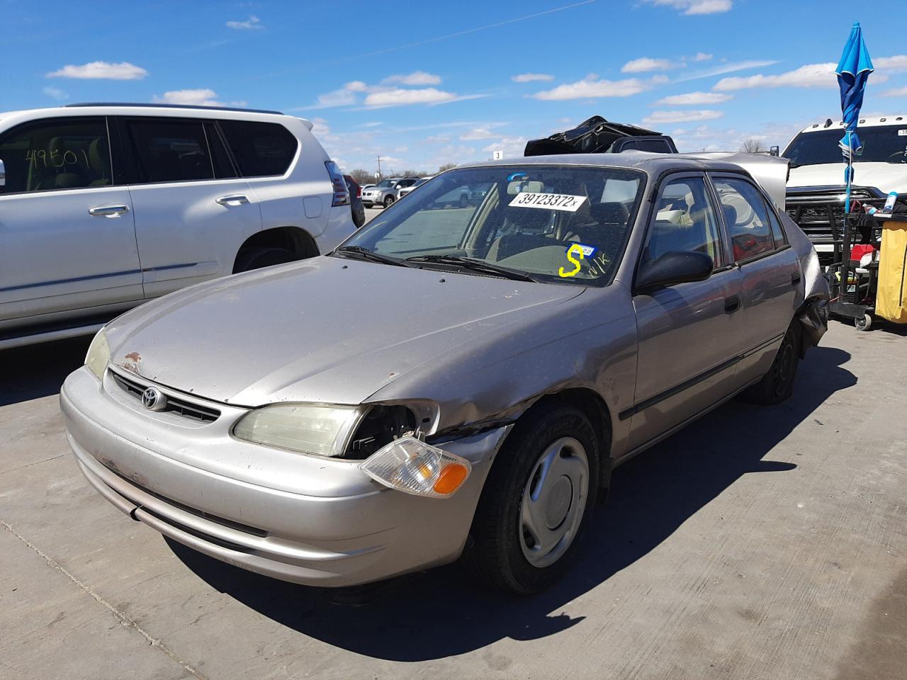 Photo 2 from auction – 1998 TOYOTA COROLLA VE with VIN 1NXBR12E7WZ052686