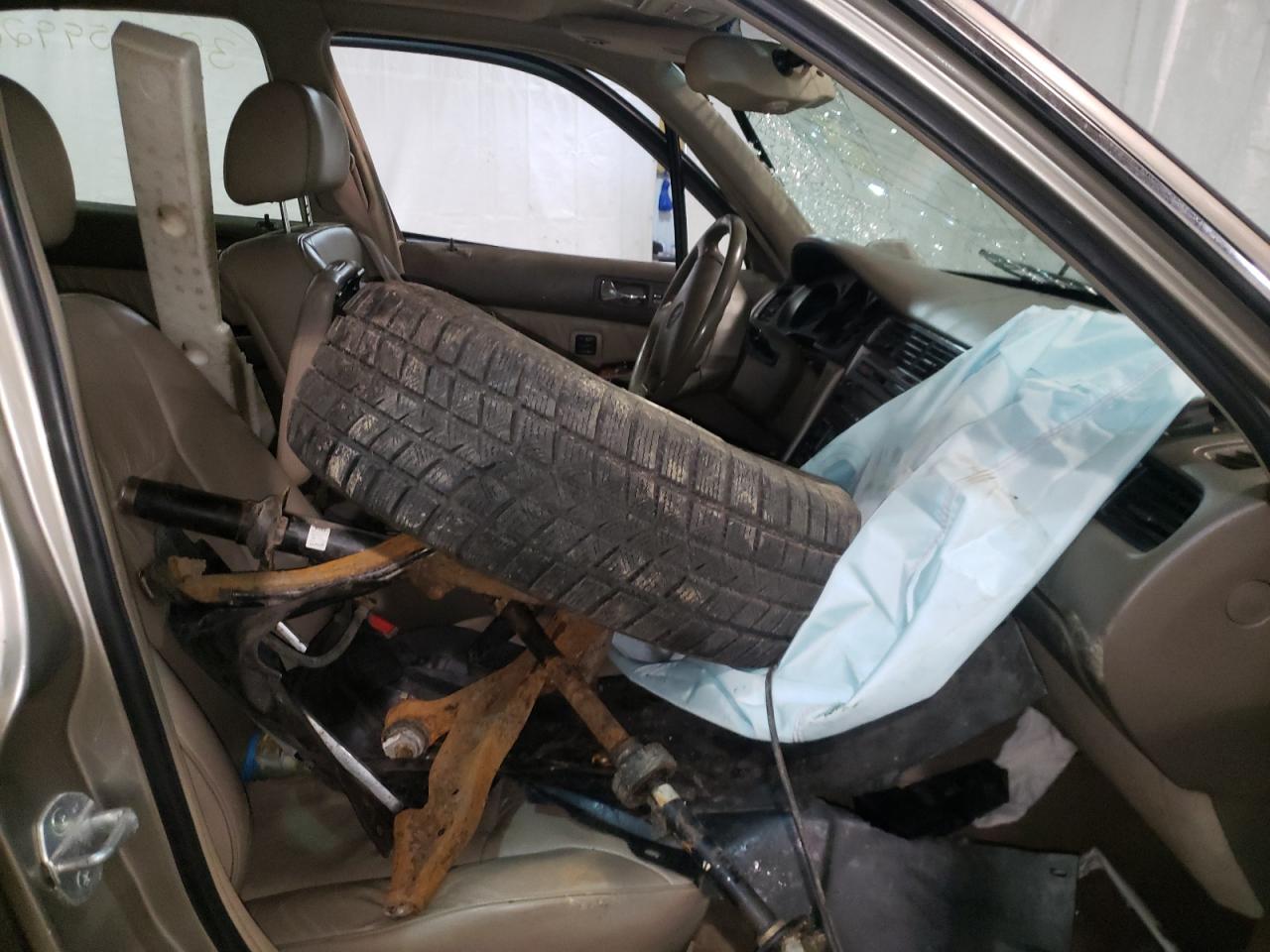 Photo 5 from auction – 2002 ACURA 3.5RL with VIN JH4KA96592C004707