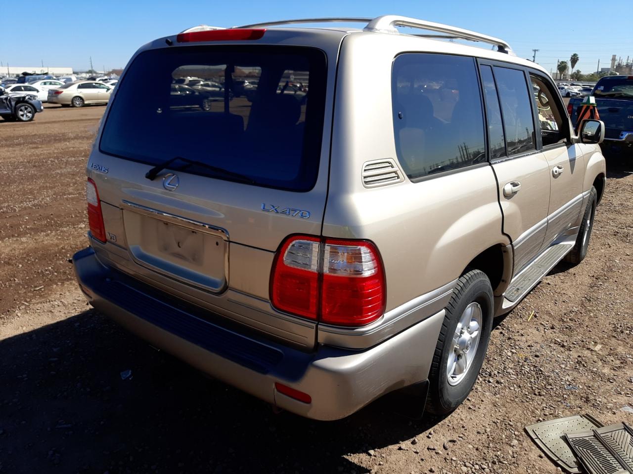 Photo 4 from auction – 2000 LEXUS LX 470 with VIN JT6HT00W9Y0093540