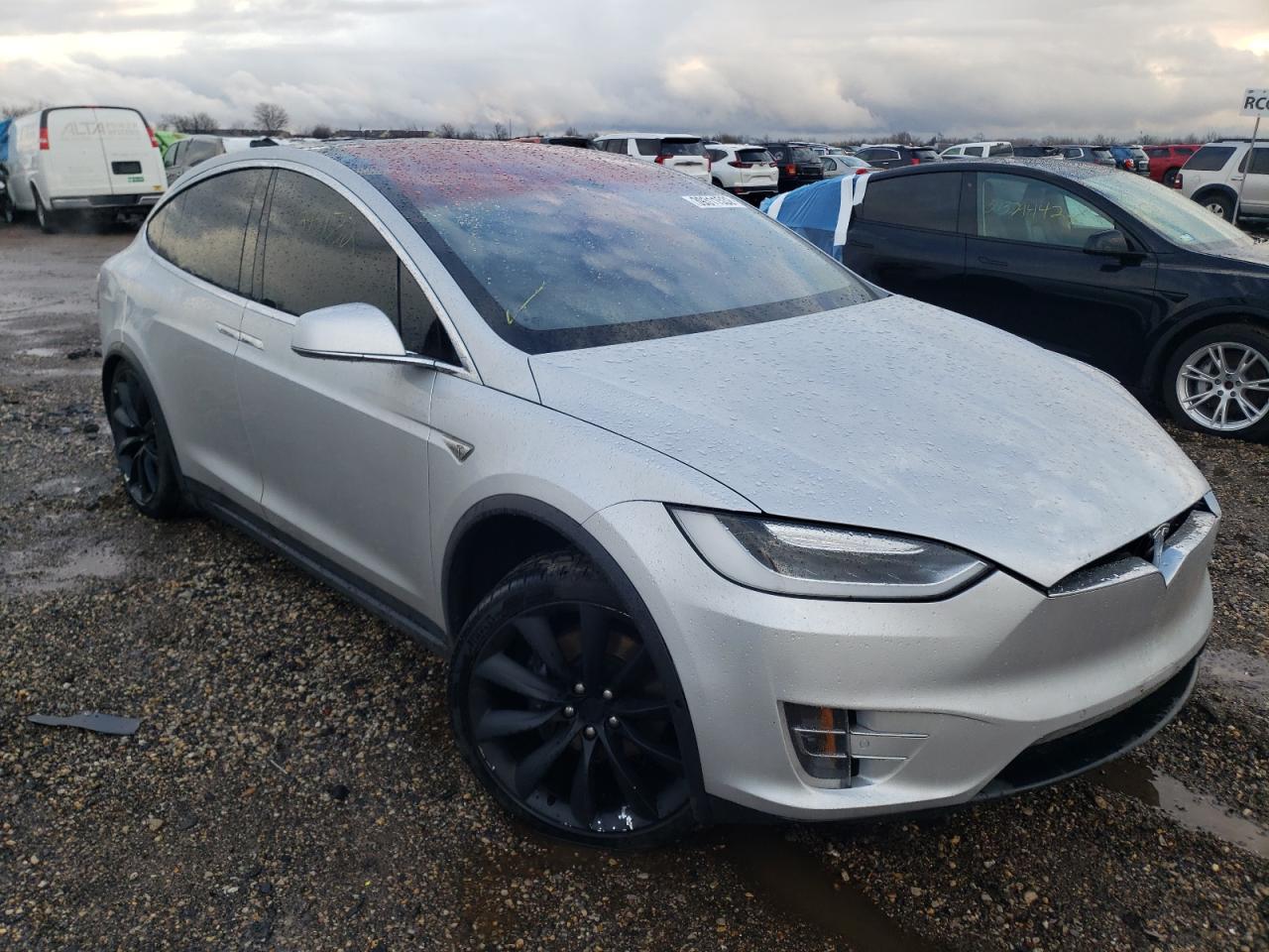 TESLA MODEL X 2016 with VIN 5YJXCAE28GF005707 - Photo from auction