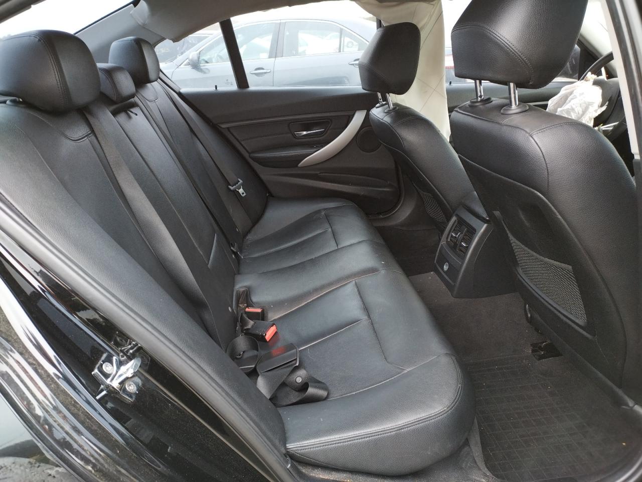 Photo 6 from auction – 2012 BMW 328I with VIN WBA3C1C52CF432055