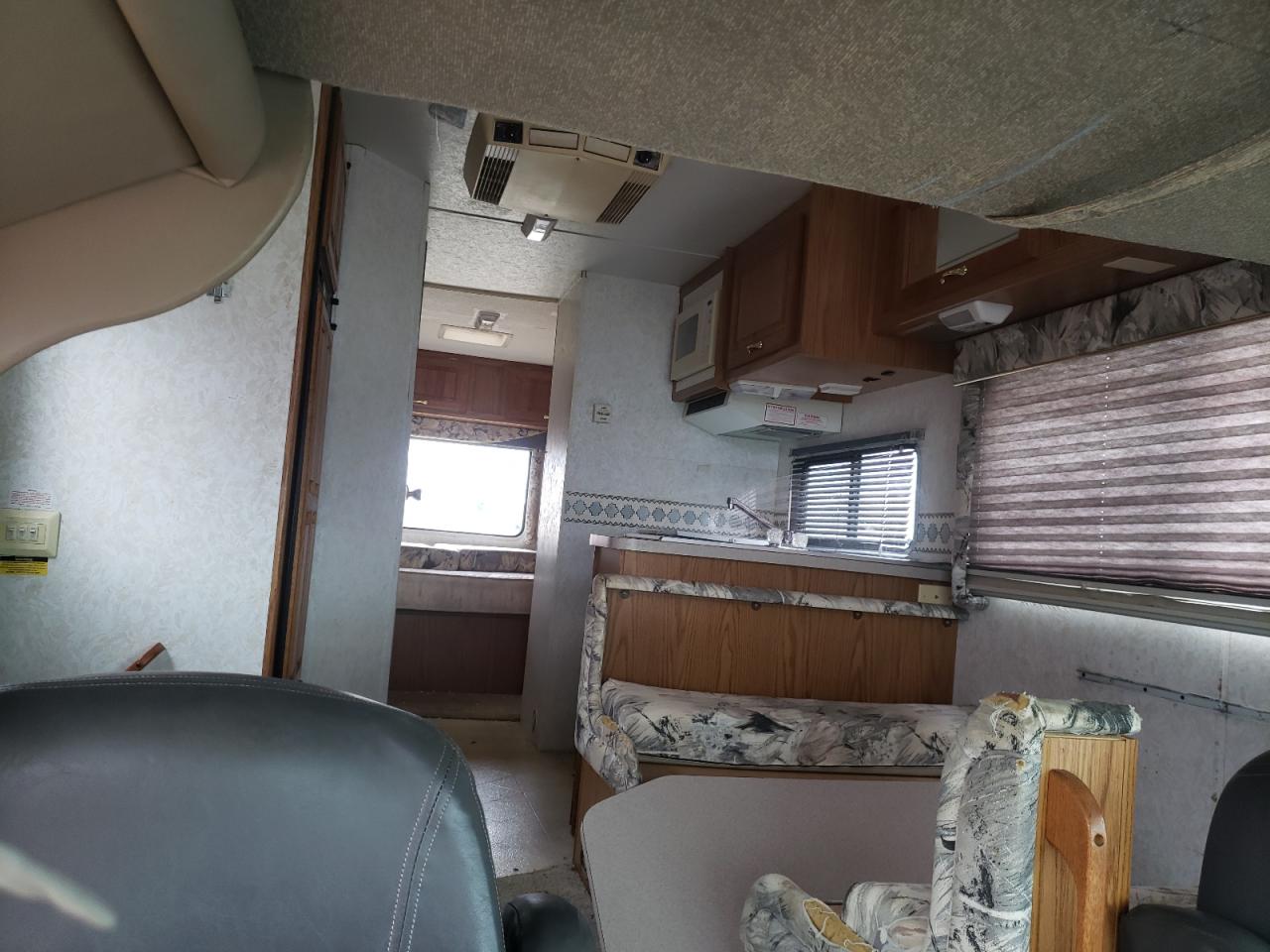Photo 6 from auction – 1999 EAGL JAYCO with VIN 1FDWE30S7WHB71994