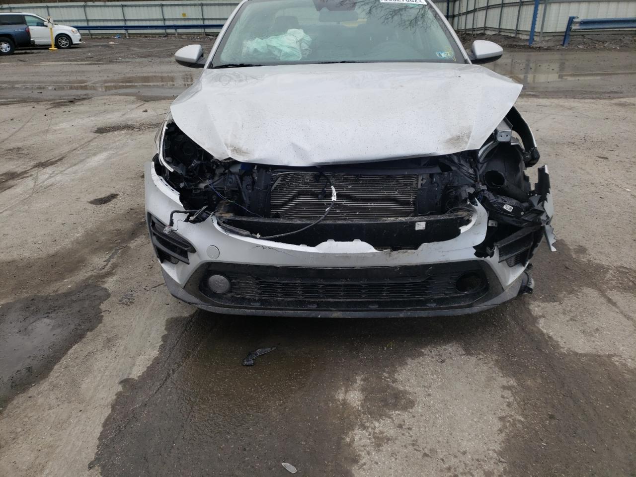 Photo 9 from auction – 2019 KIA FORTE FE with VIN 3KPF24AD2KE099864