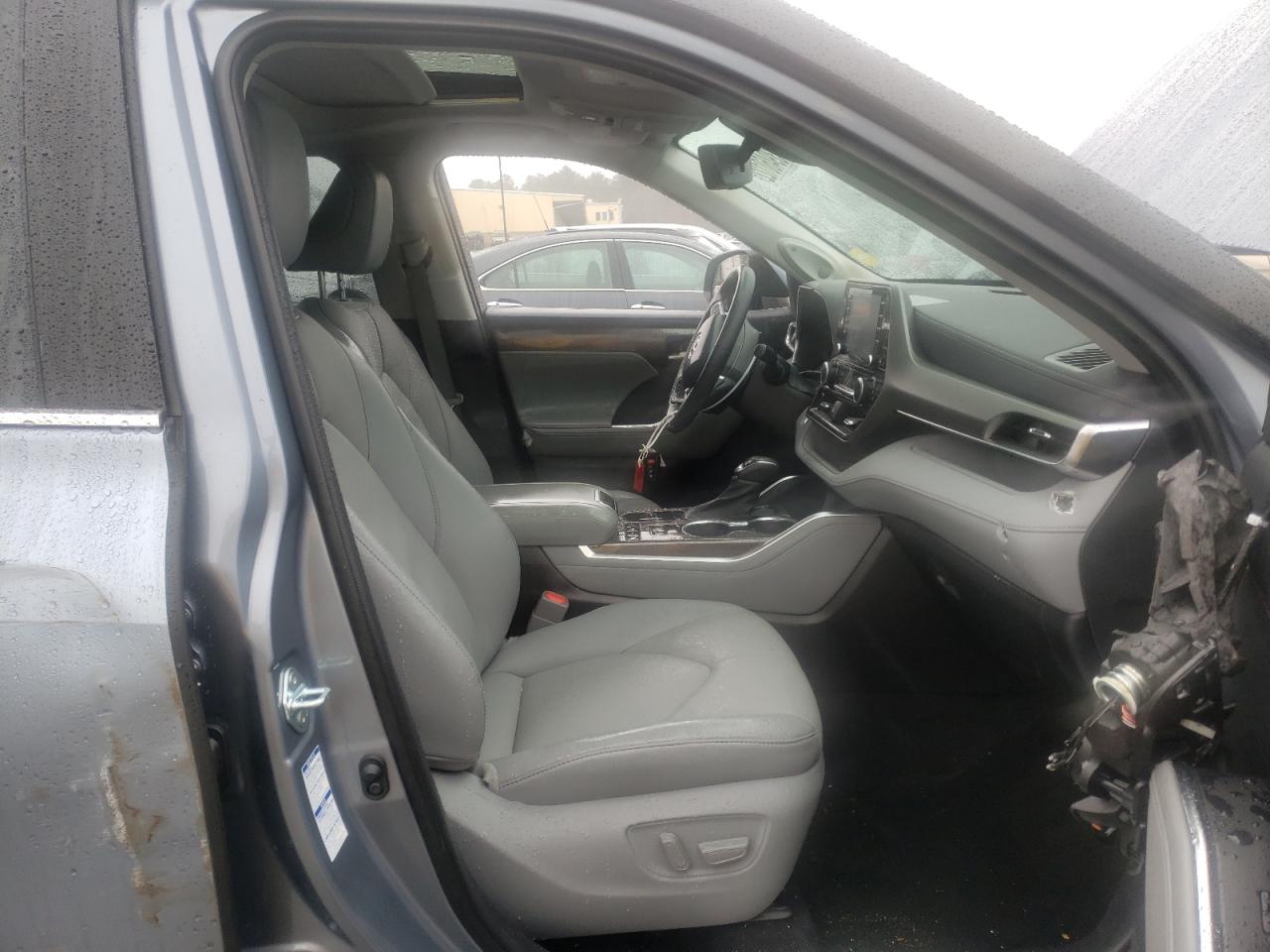 Photo 5 from auction – 2021 TOYOTA HIGHLANDER with VIN 5TDXBRCH6MS037698