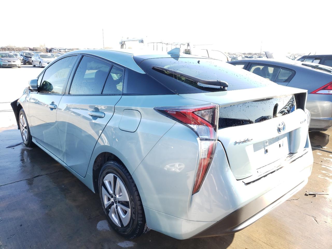 Photo 3 from auction – 2016 TOYOTA PRIUS with VIN JTDKARFU8G3502977