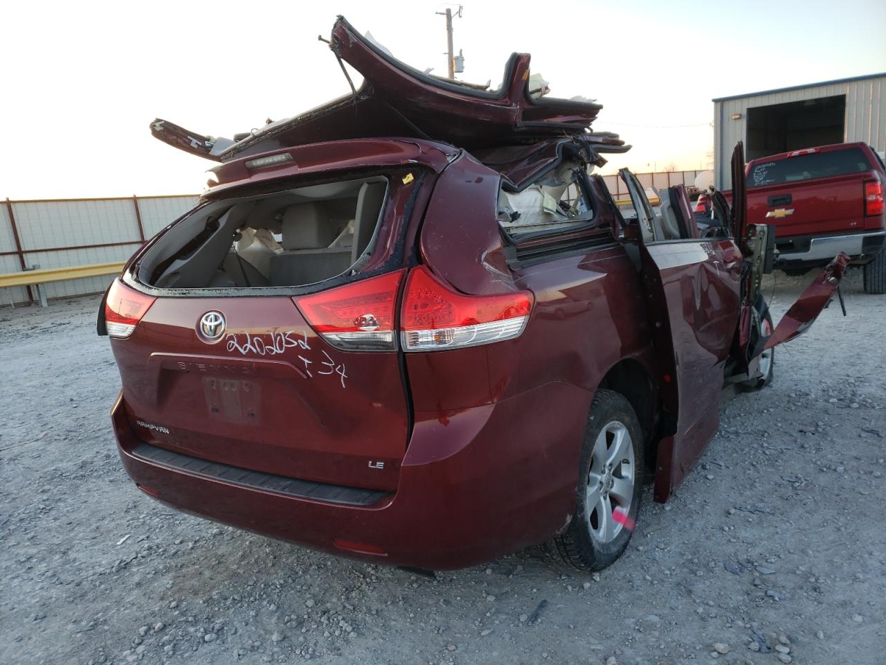 Photo 4 from auction – 2012 TOYOTA SIENNA LE with VIN 5TDKK3DC8CS226295