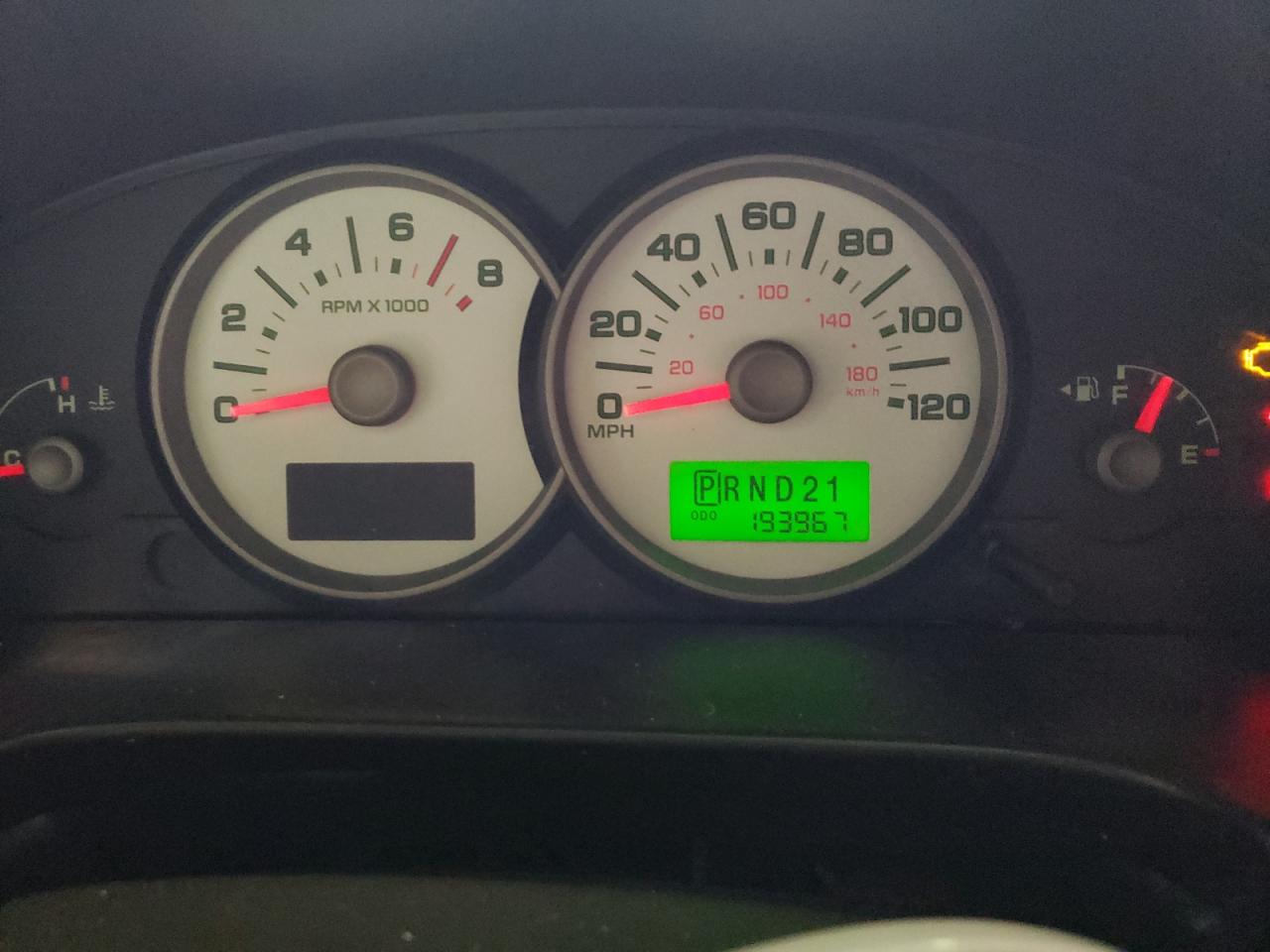 Photo 8 from auction – 2005 FORD ESCAPE XLT with VIN 1FMYU03165KA82089