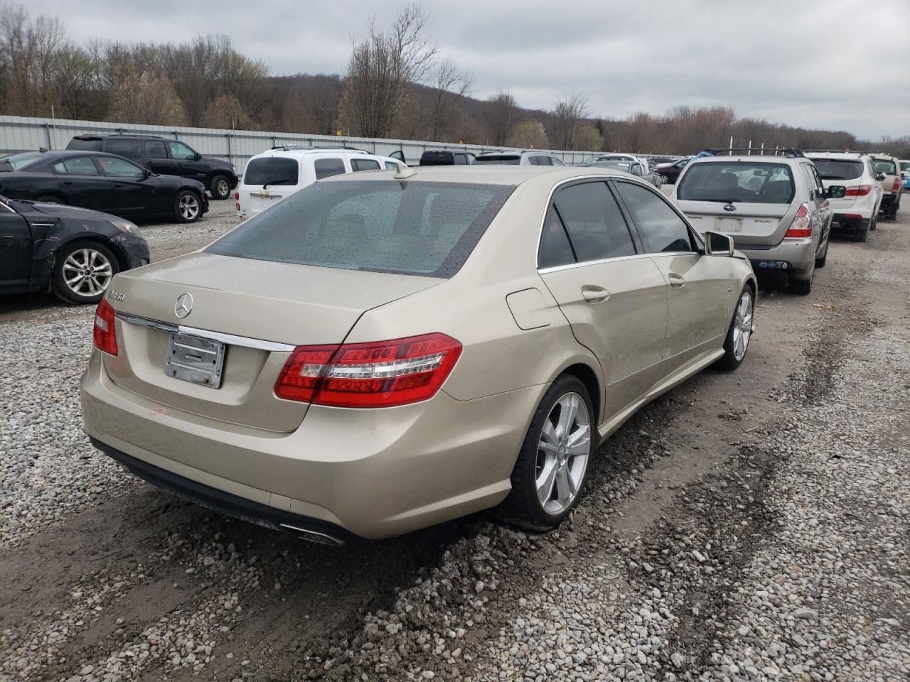 Photo 4 from auction – 2012 MERCEDES-BENZ E 350 with VIN WDDHF5KB7CA568683
