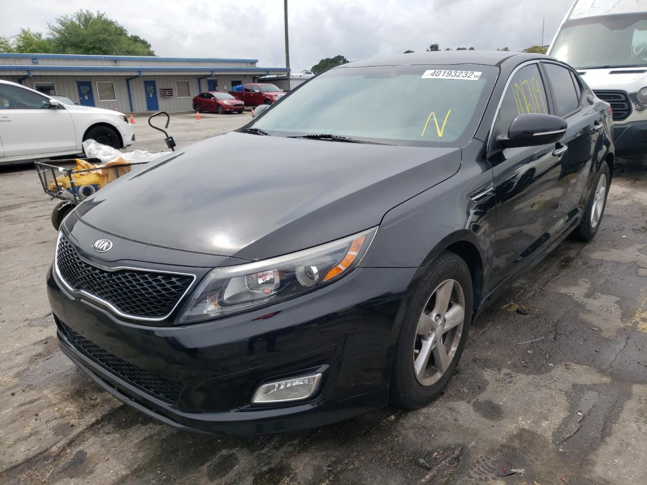 Photo 2 from auction – 2015 KIA OPTIMA LX with VIN 5XXGM4A77FG493723