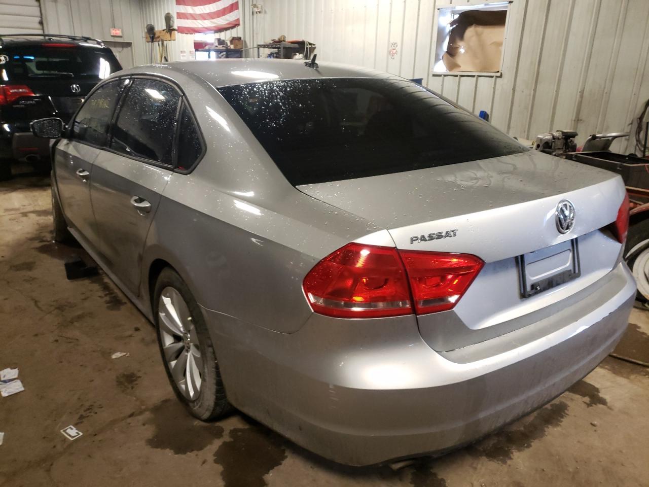 Photo 3 from auction – 2012 VOLKSWAGEN PASSAT with VIN 1VWAP7A31CC007721