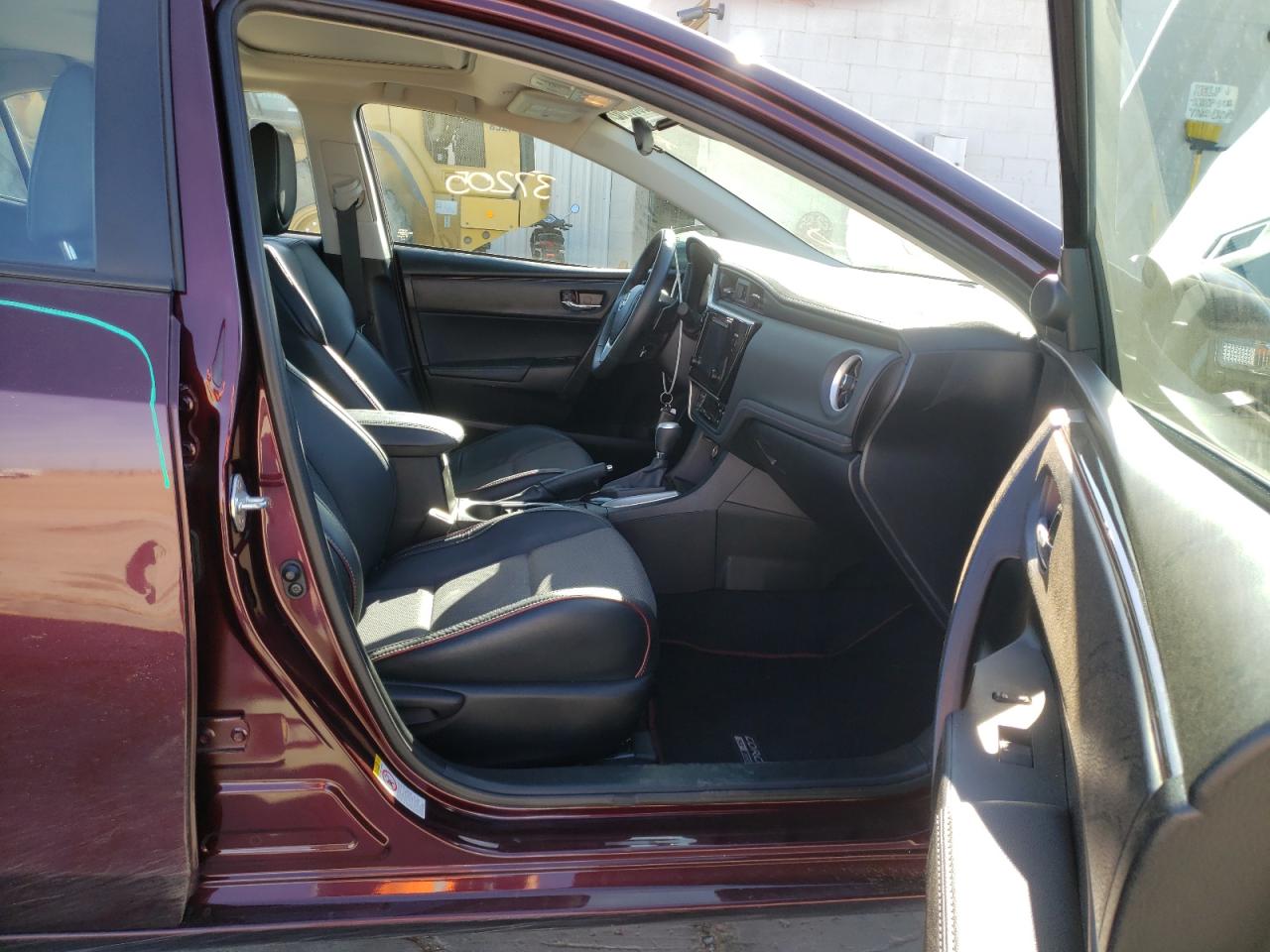 Photo 5 from auction – 2017 TOYOTA COROLLA L with VIN 5YFBURHE8HP605645