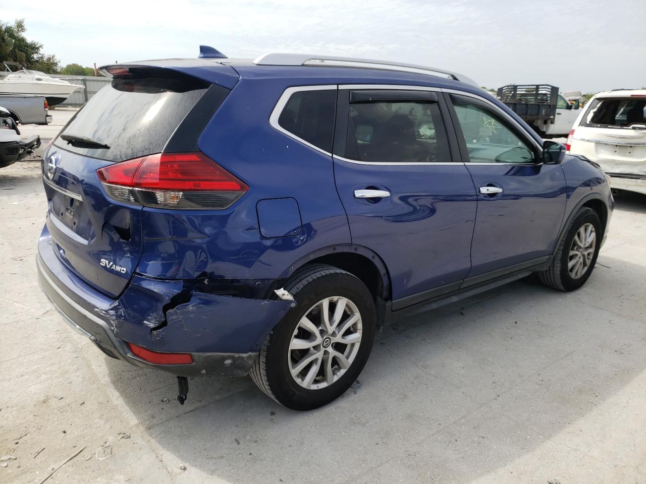 Photo 4 from auction – 2017 NISSAN ROGUE S with VIN KNMAT2MV5HP585061