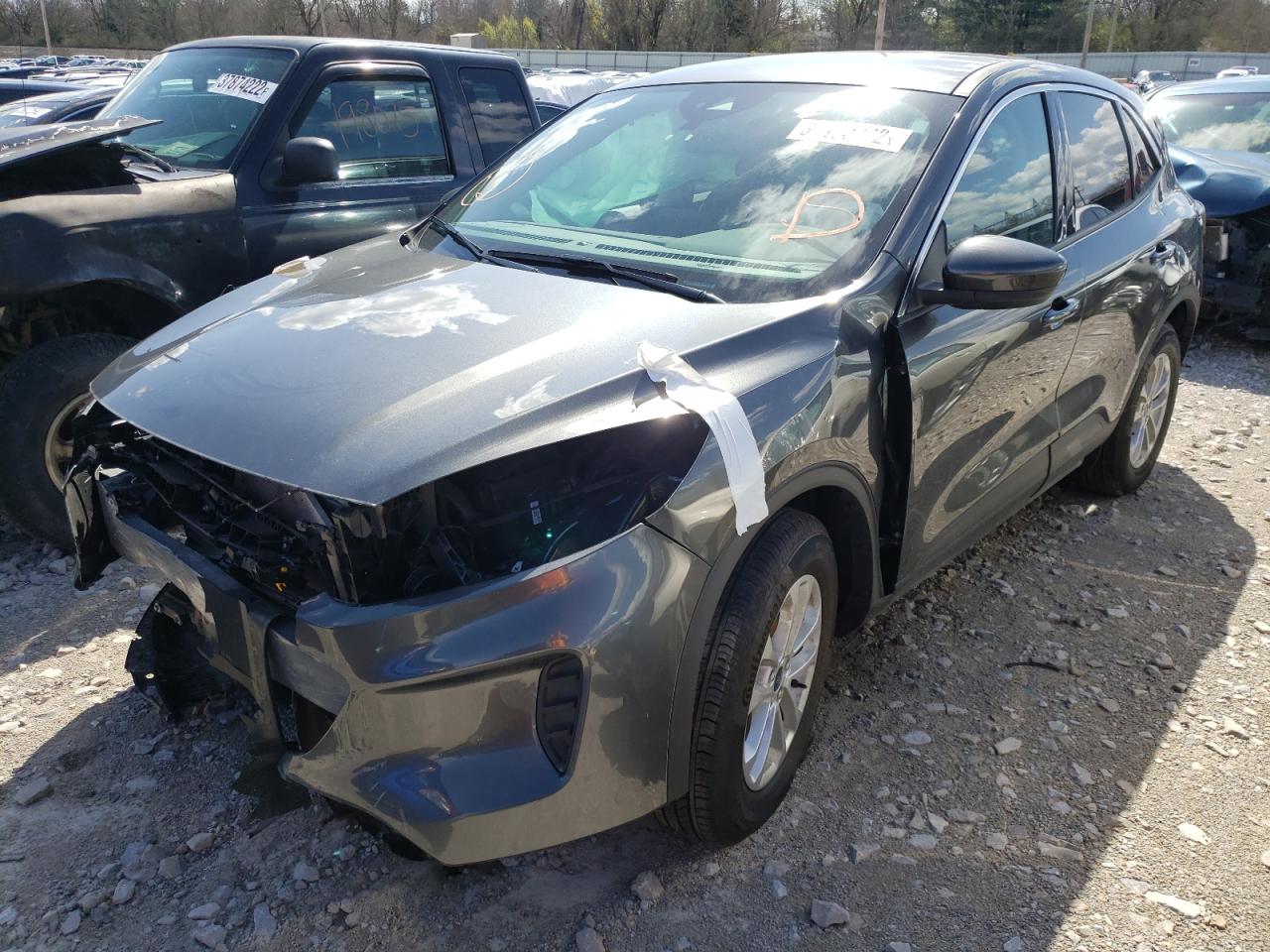 Photo 2 from auction – 2020 FORD ESCAPE SE with VIN 1FMCU9G64LUA50912