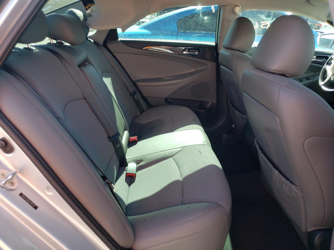 Photo 6 from auction – 2014 HYUNDAI SONATA SE with VIN 5NPEC4AB0EH812137