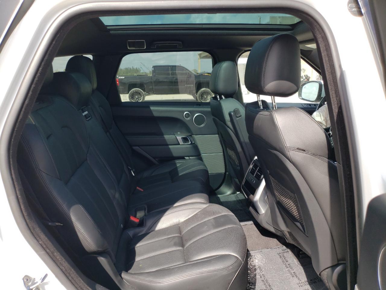 Photo 6 from auction – 2016 LAND ROVER RANGE ROVE with VIN SALWG2KF9GA661445