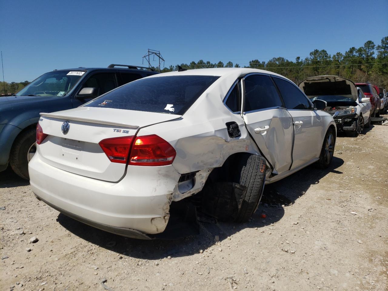 Photo 4 from auction – 2014 VOLKSWAGEN PASSAT SE with VIN 1VWBS7A35EC096229