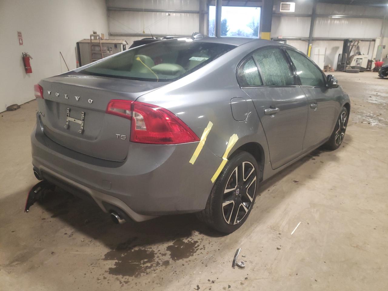 Photo 4 from auction – 2017 VOLVO S60 with VIN YV126MFL4H2434710