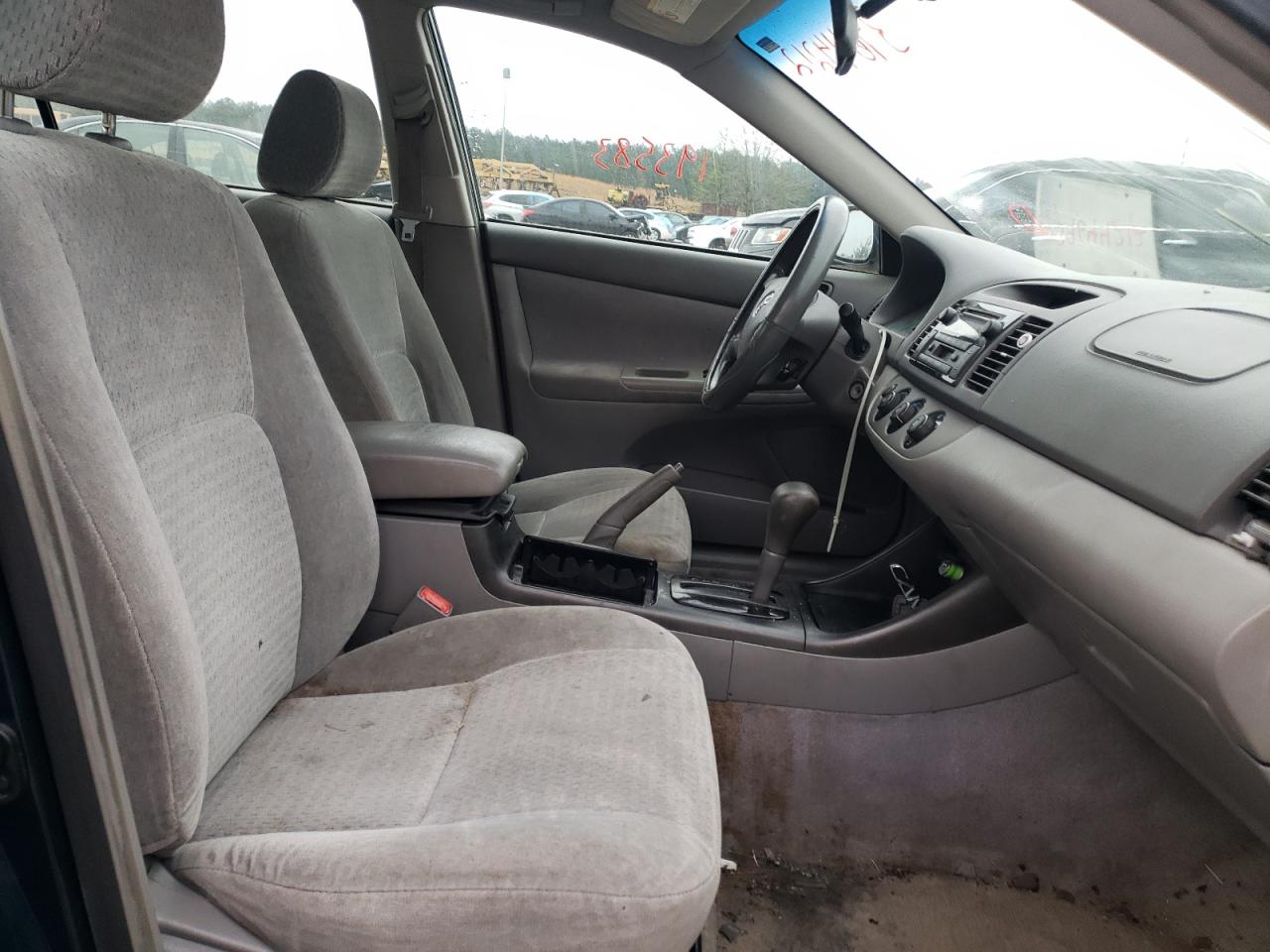 Photo 5 from auction – 2002 TOYOTA CAMRY LE with VIN JTDBE32K120054744