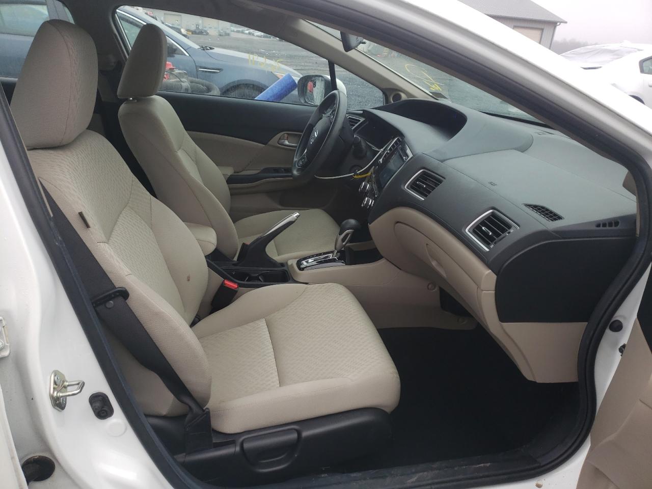 Photo 5 from auction – 2015 HONDA CIVIC SE with VIN 2HGFB2F73FH548486