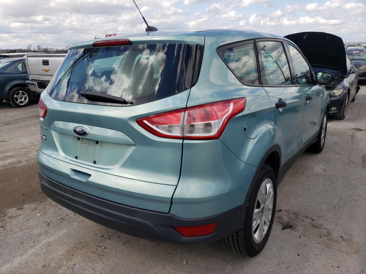 Photo 4 from auction – 2013 FORD ESCAPE S with VIN 1FMCU0F76DUC51959