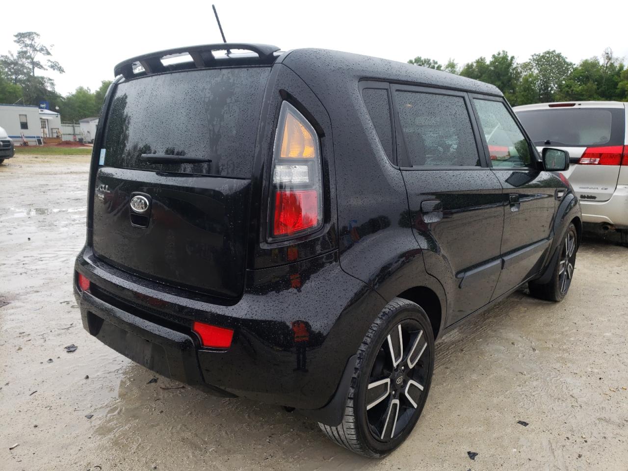 Photo 4 from auction – 2010 KIA SOUL + with VIN KNDJT2A27A7126629