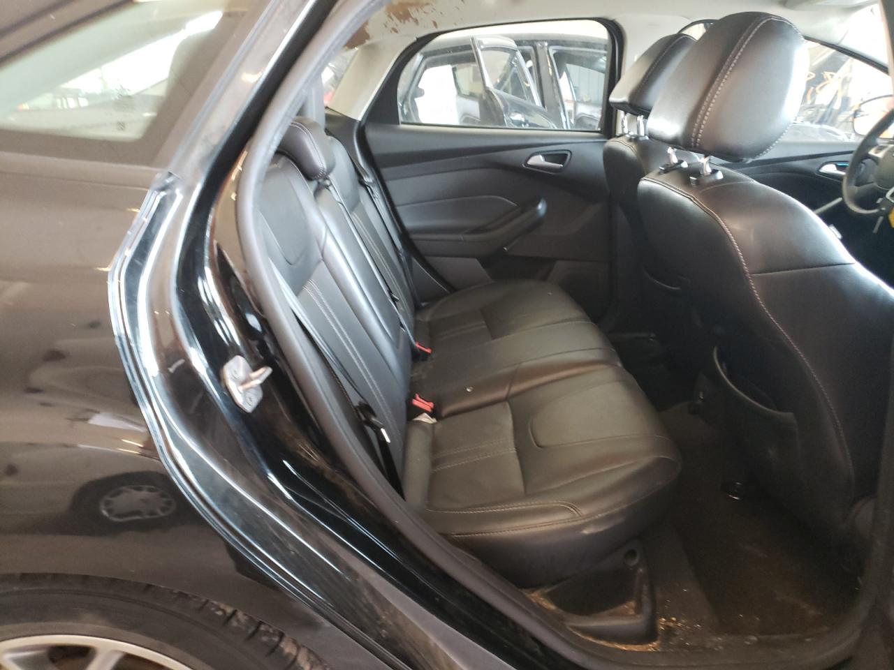 Photo 6 from auction – 2014 FORD FOCUS SE with VIN 1FADP3F21EL240466