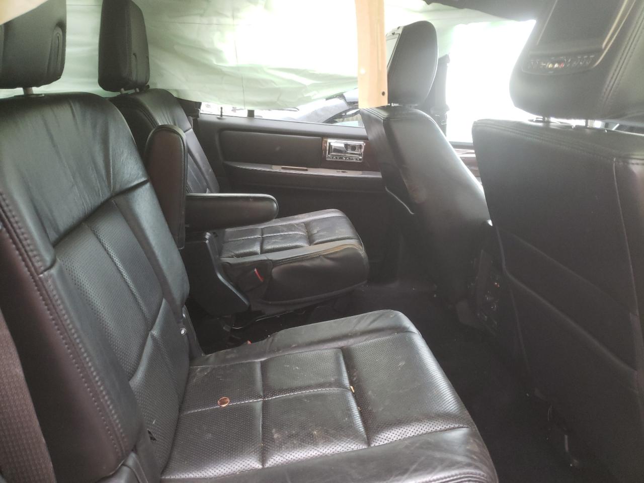 Photo 6 from auction – 2012 LINCOLN NAVIGATOR with VIN 5LMJJ2J56CEL02545