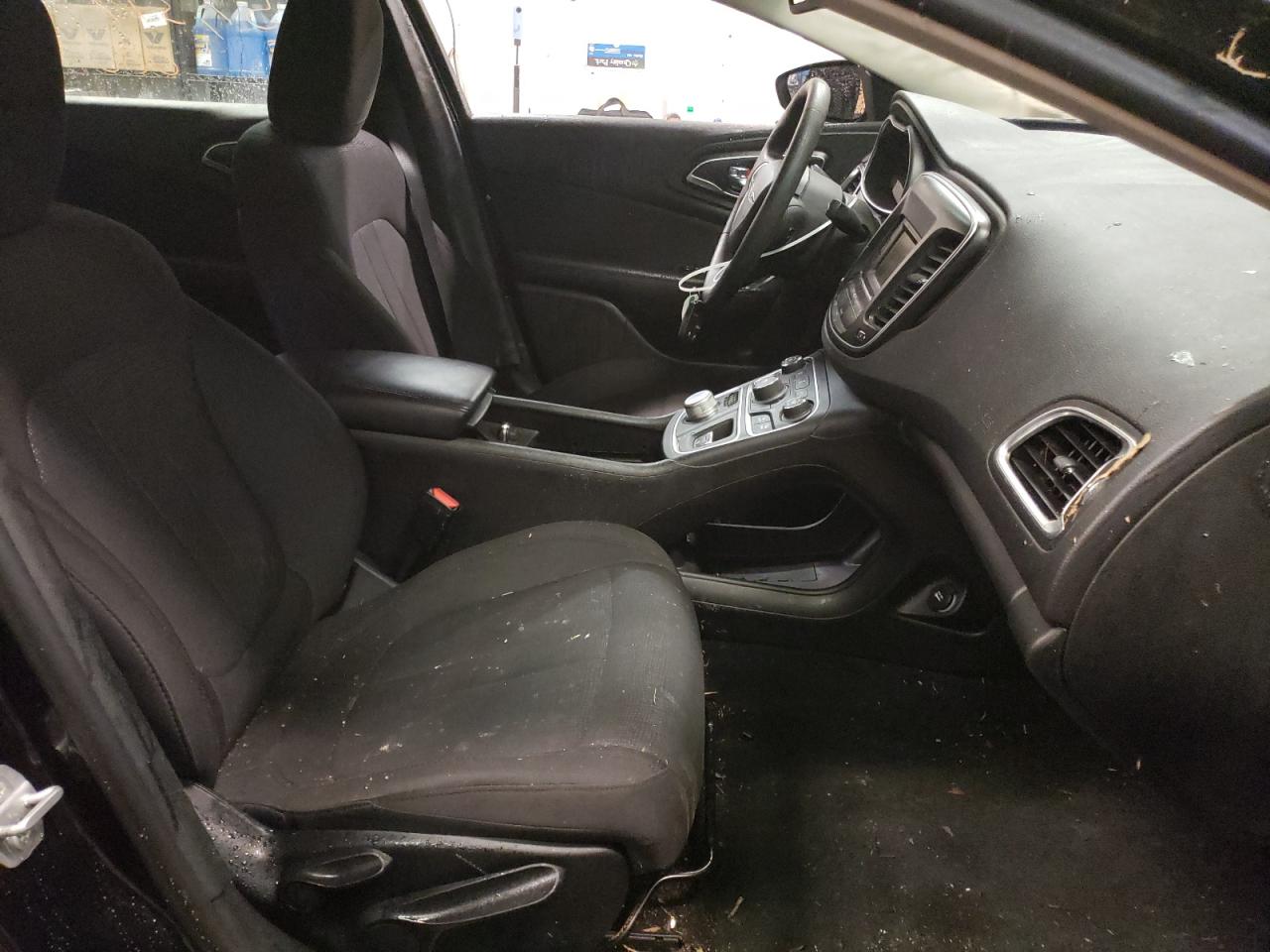 Photo 5 from auction – 2016 CHRYSLER 200 LIMITE with VIN 1C3CCCAB0GN129332