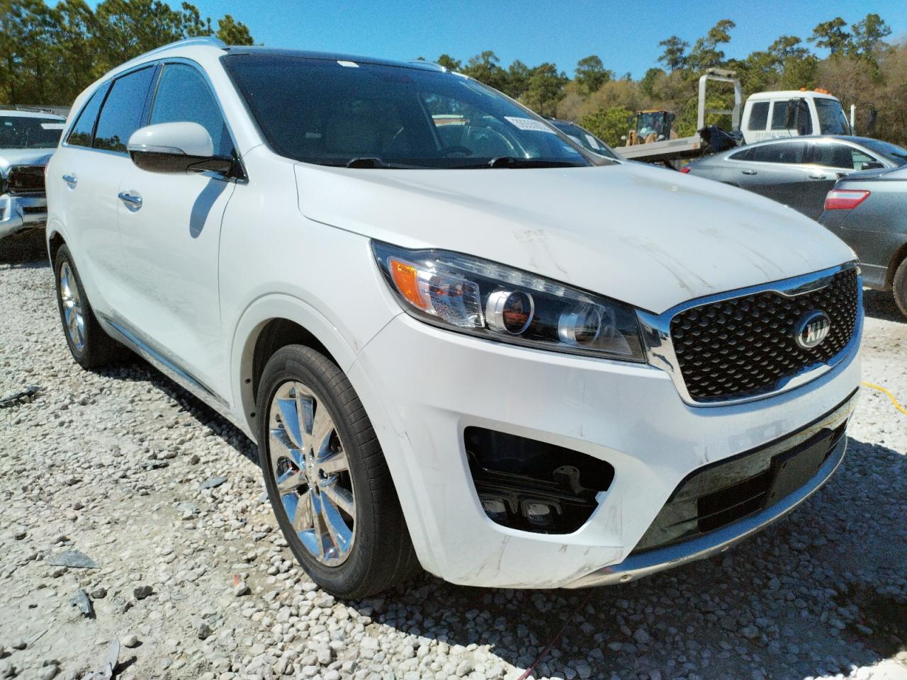Photo 1 from auction – 2016 KIA SORENTO SX with VIN 5XYPK4A56GG149575