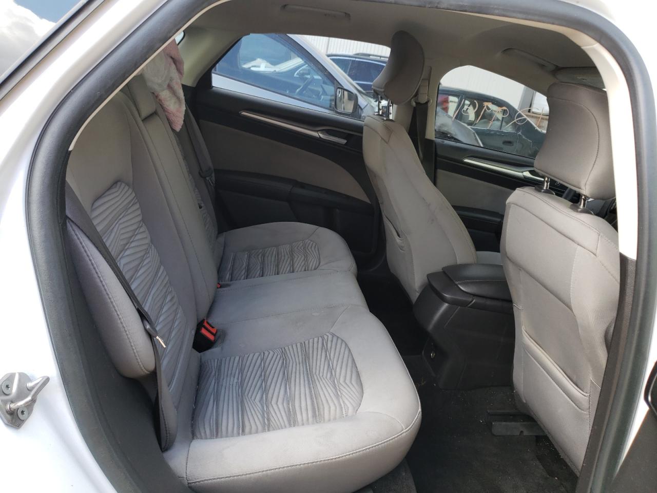 Photo 6 from auction – 2016 FORD FUSION S with VIN 3FA6P0G7XGR171363