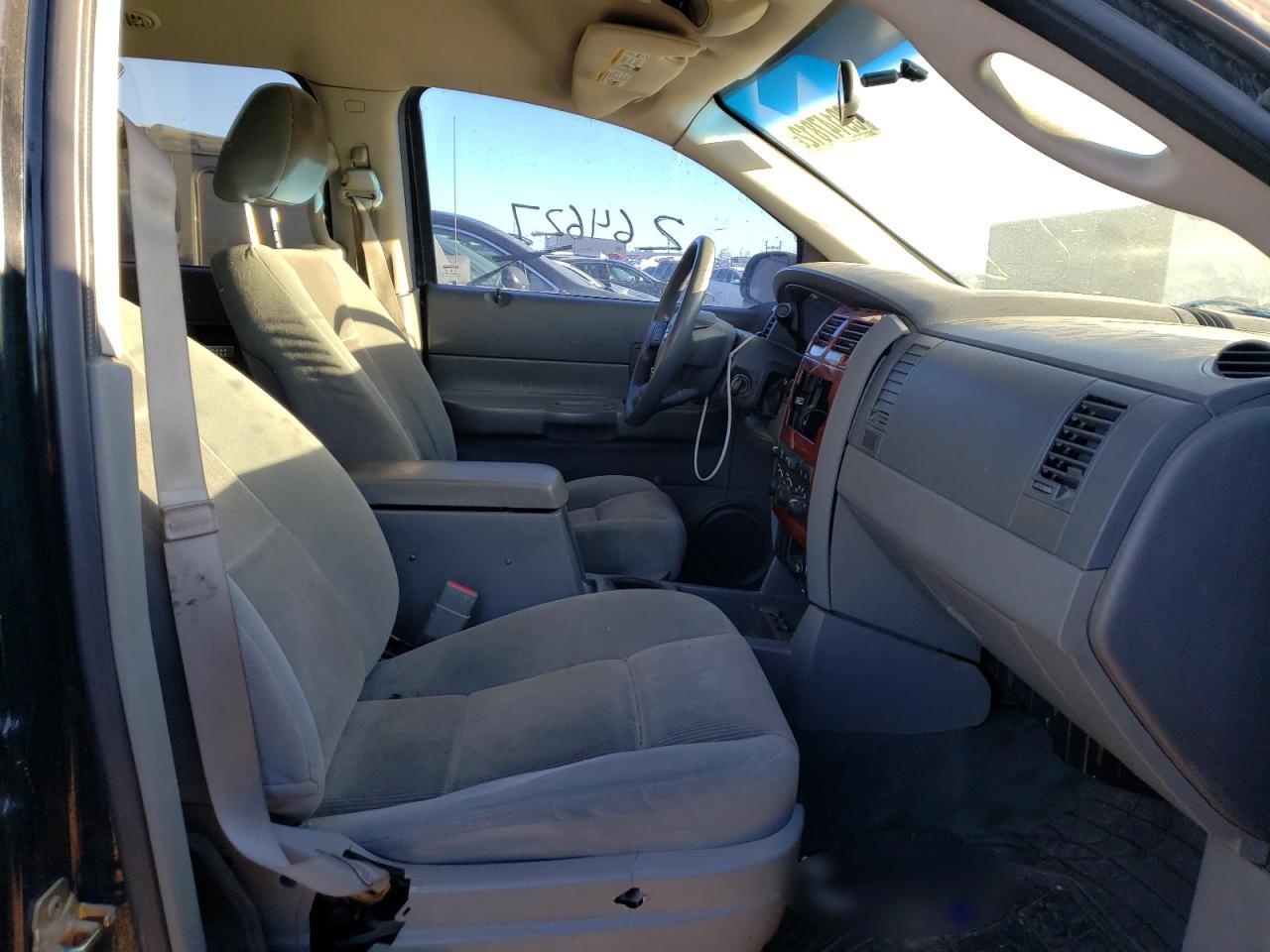 Photo 5 from auction – 2005 DODGE DURANGO SL with VIN 1D4HB48NX5F613058