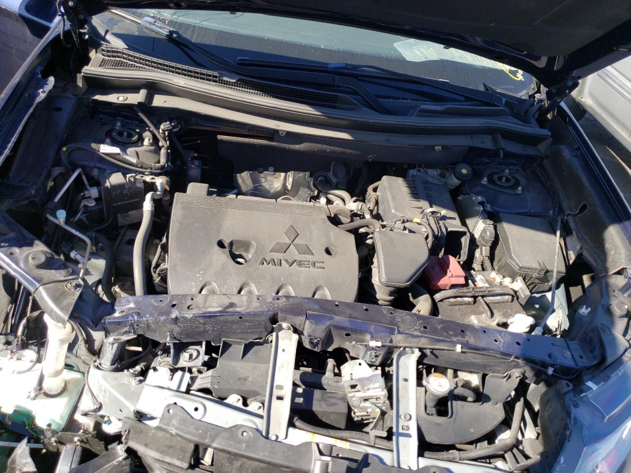Zdjęcie 7 z aukcji – 2017 MITSUBISHI OUTLANDER z VIN JA4AD2A30HZ068121