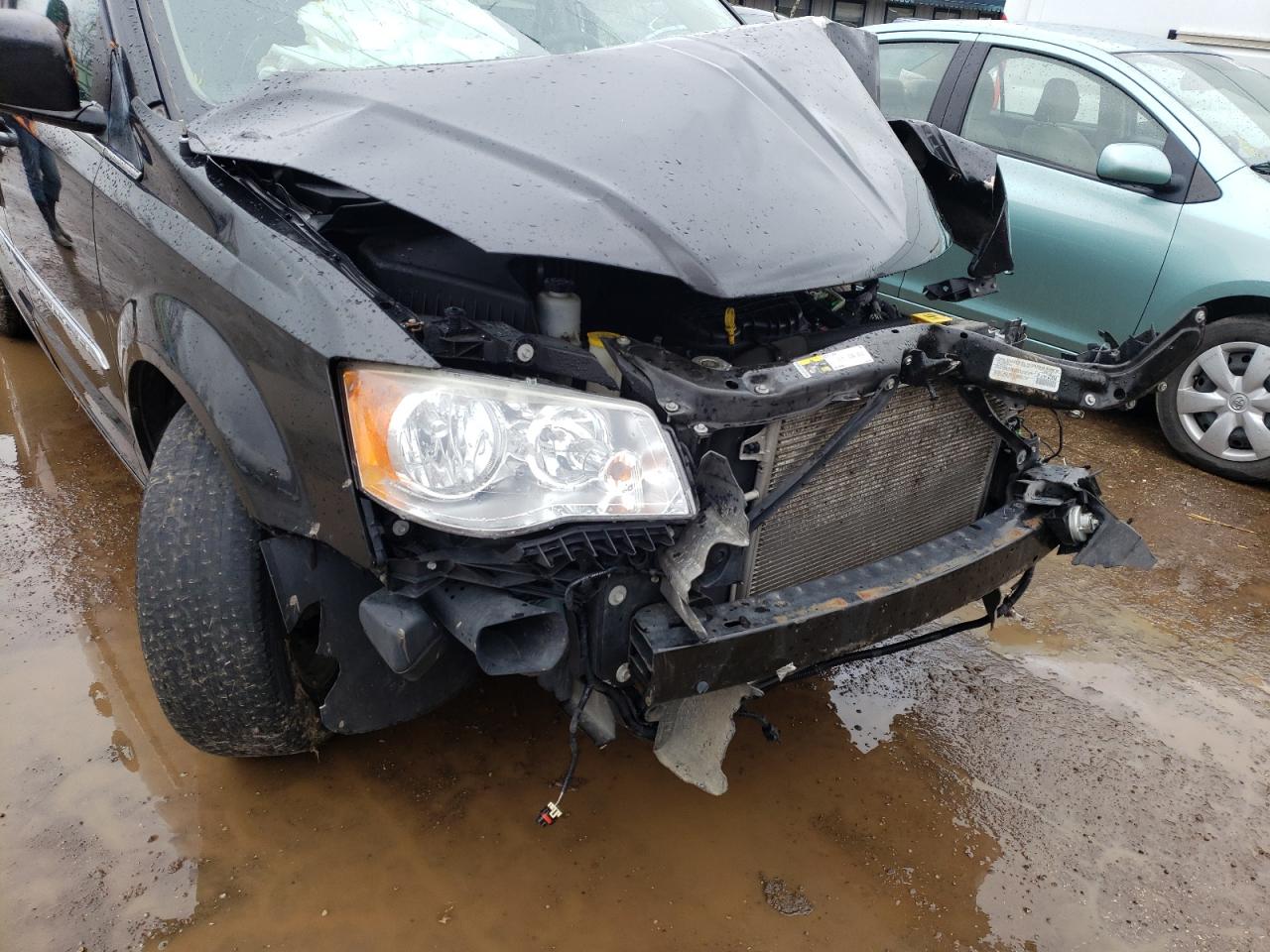 Photo 9 from auction – 2014 CHRYSLER TOWN & COU with VIN 2C4RC1BG4ER295129