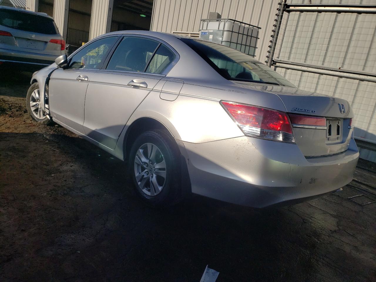 Photo 3 from auction – 2011 HONDA ACCORD SE with VIN 1HGCP2F65BA061732