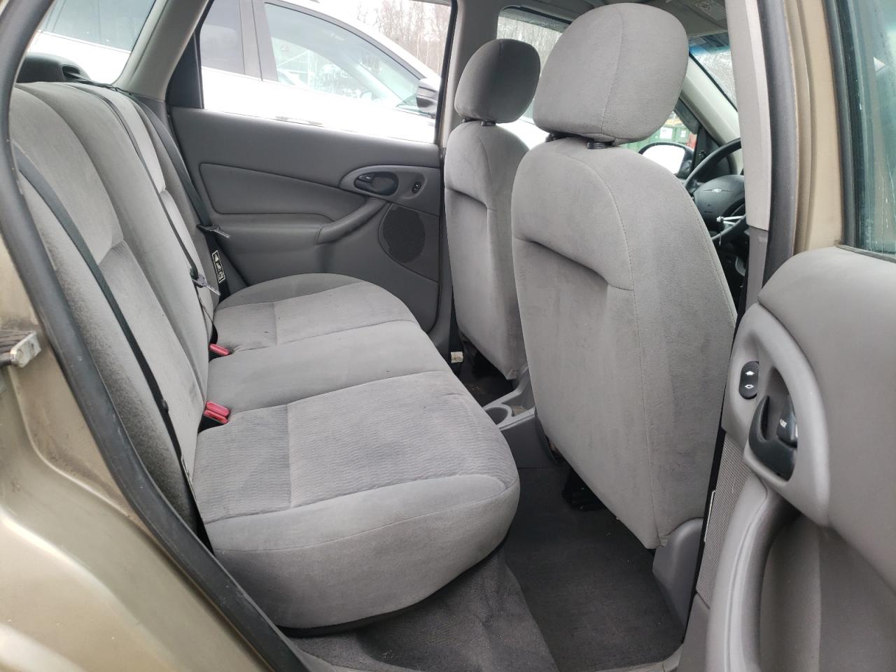 Photo 6 from auction – 2001 FORD FOCUS SE with VIN 1FAFP36321W270067