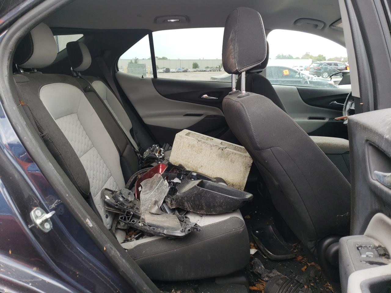 Photo 6 from auction – 2018 CHEVROLET EQUINOX with VIN 3GNAXHEV9JS547336