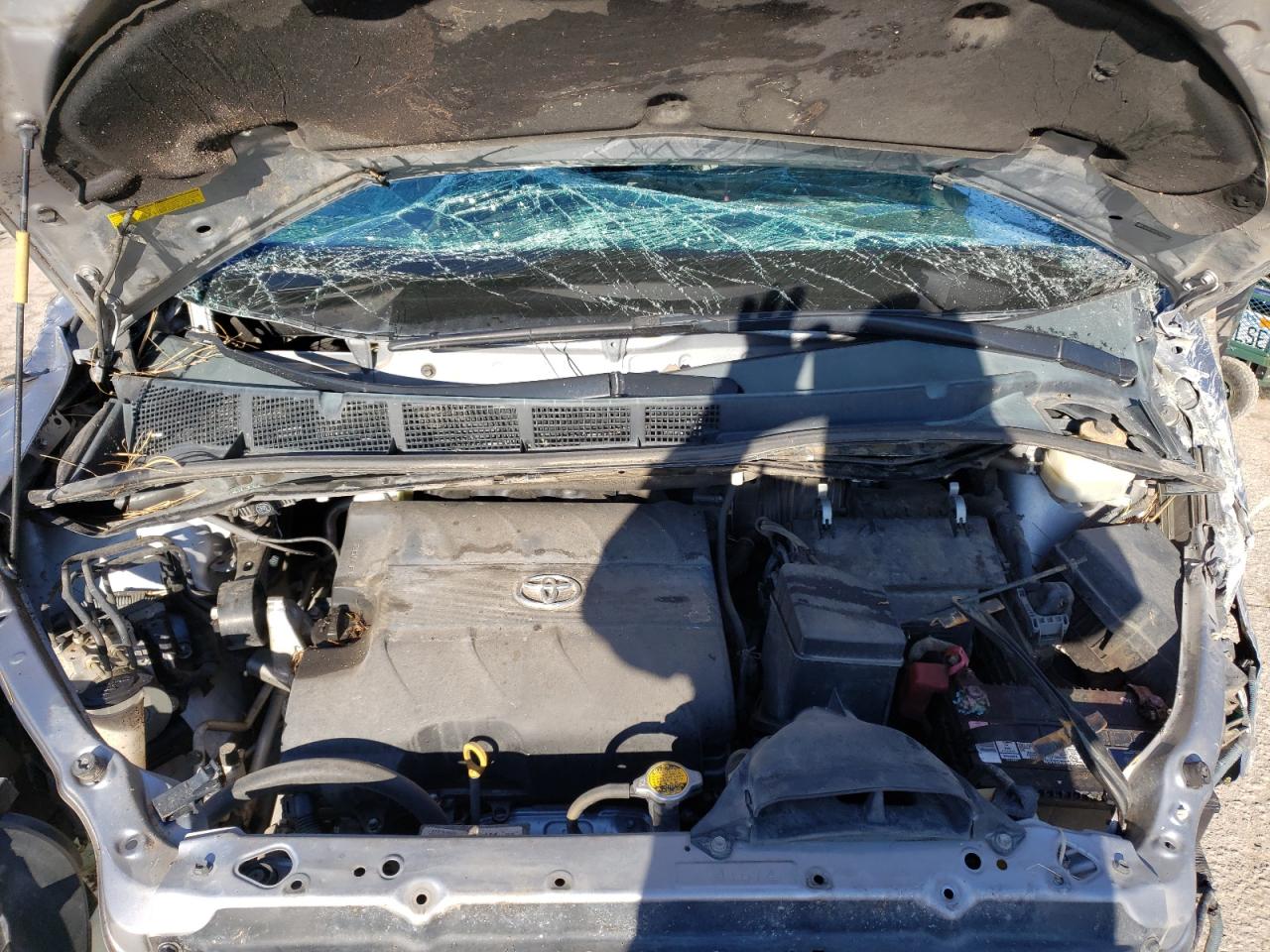 Photo 7 from auction – 2012 TOYOTA SIENNA XLE with VIN 5TDYK3DCXCS270745