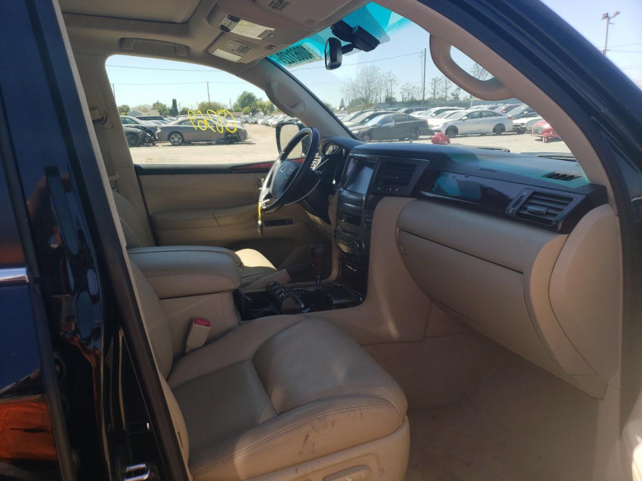 Photo 5 from auction – 2011 LEXUS LX 570 with VIN JTJHY7AX8B4076428