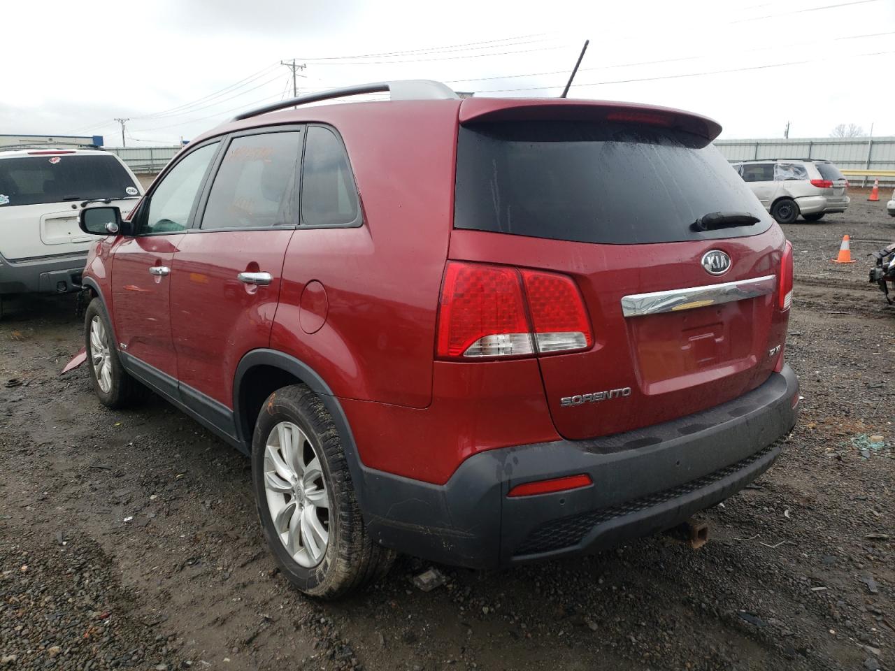 Photo 3 from auction – 2011 KIA SORENTO EX with VIN 5XYKUDA2XBG031807