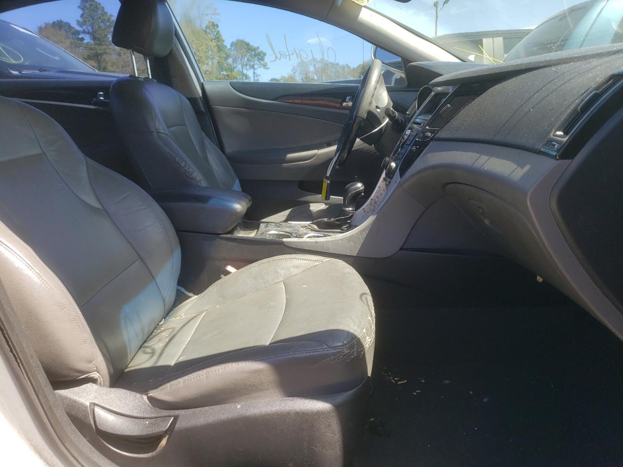 Photo 5 from auction – 2011 HYUNDAI SONATA SE with VIN 5NPEC4AC3BH086262