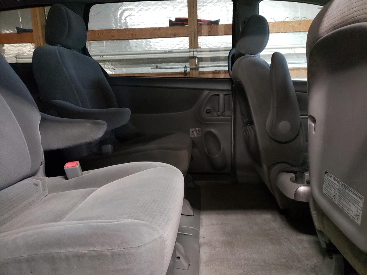 Photo 6 from auction – 2006 TOYOTA SIENNA CE with VIN 5TDZA23C16S401925