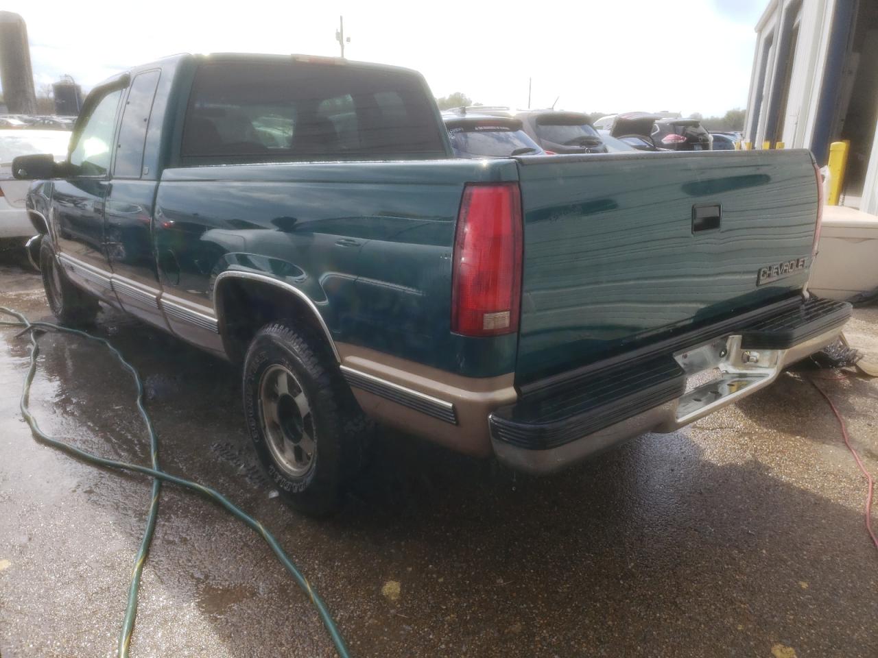 Photo 3 from auction – 1998 CHEVROLET GMT-400 C1 with VIN 2GCEC19R3W1218127