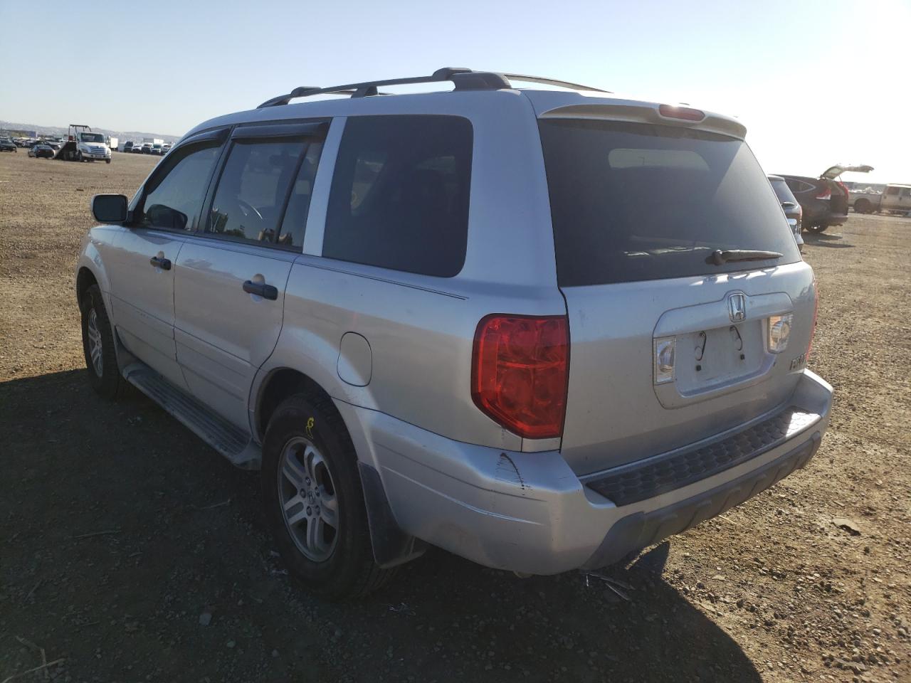 Photo 3 from auction – 2004 HONDA PILOT EXL with VIN 2HKYF18544H591692
