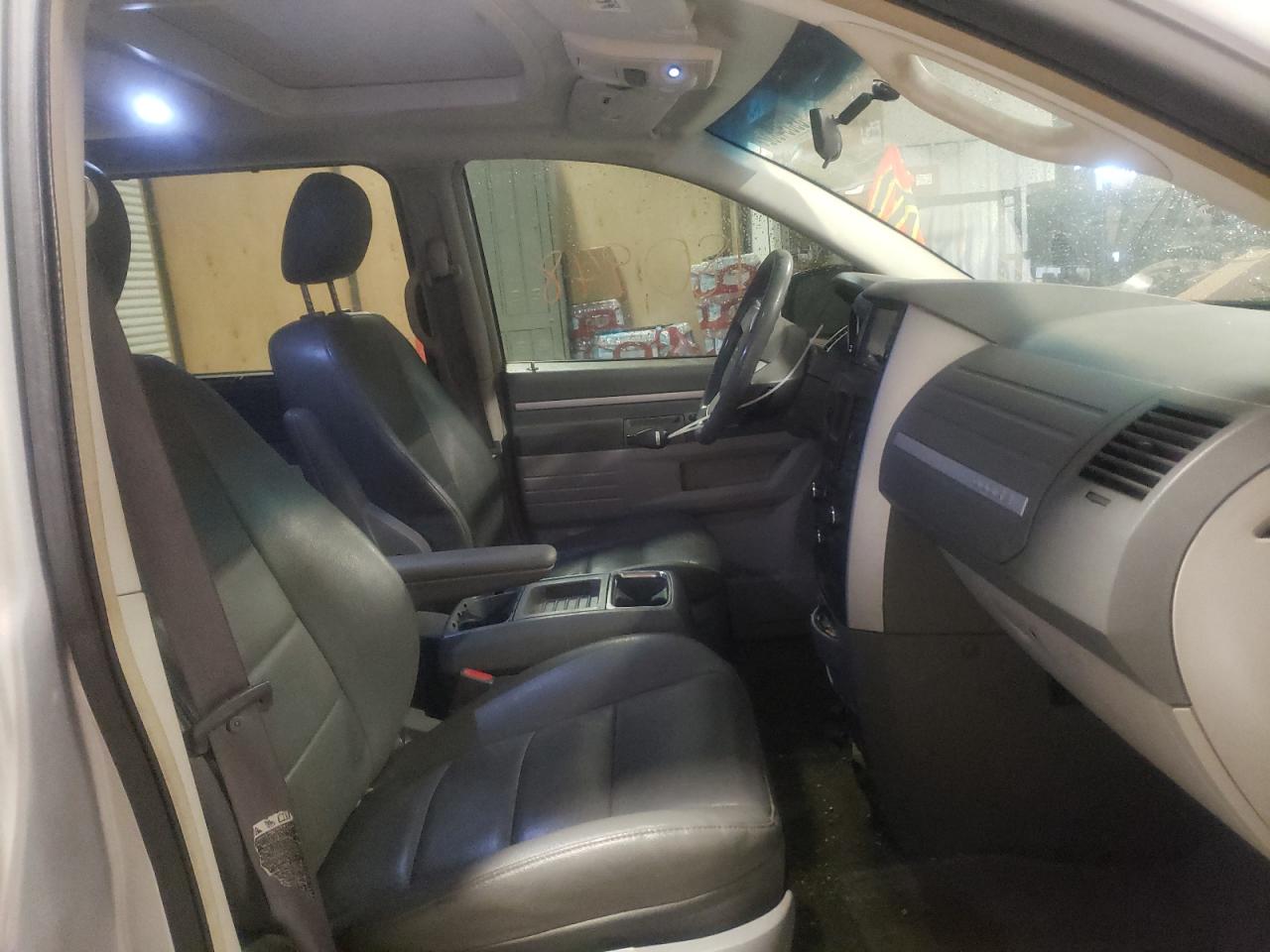 Photo 5 from auction – 2008 DODGE GRAND CARA with VIN 2D8HN54P18R839778