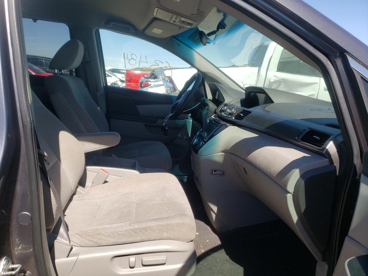 Photo 5 from auction – 2016 HONDA ODYSSEY EX with VIN 5FNRL5H43GB072633